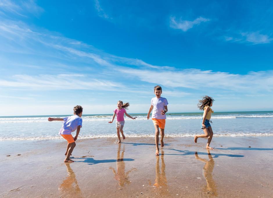 Woolacombe Sands Holiday Park Children running on the beach